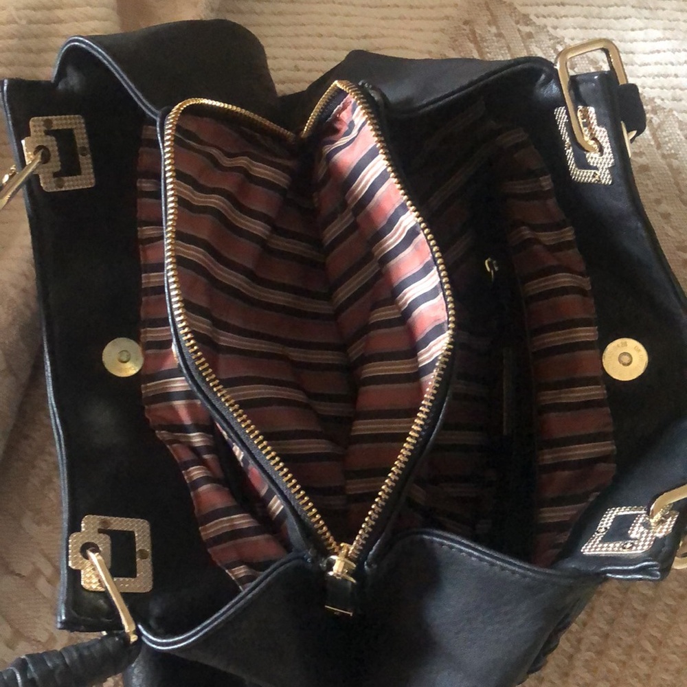 Big Budda Black purse with gold hardware and black tassel - Picture 5 of 6